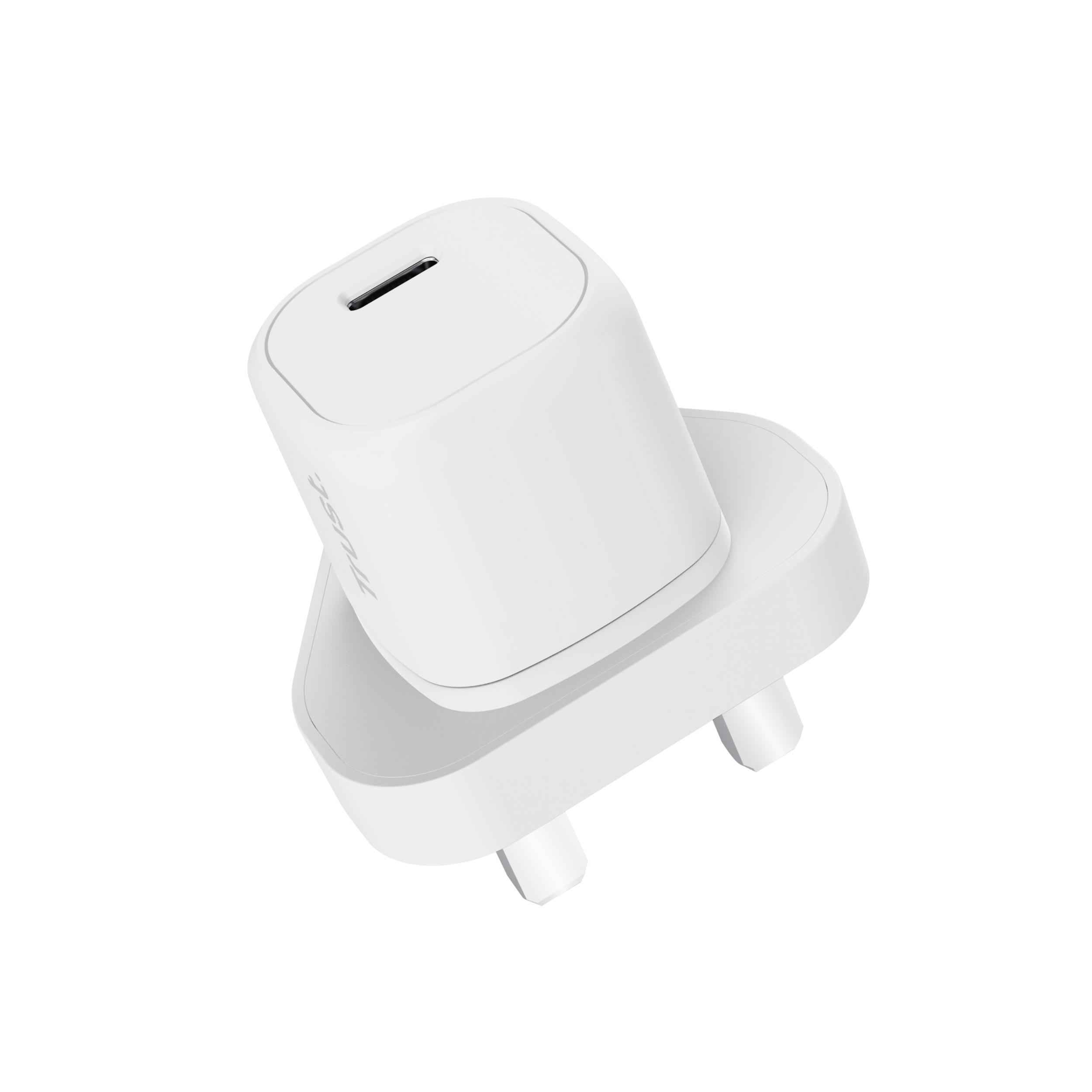 Trust Maxo Universal White AC Indoor | In Stock | Quzo UK